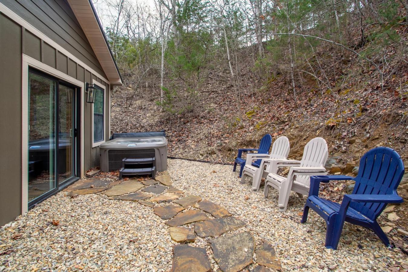 Whiskey Barrel W Hot Tub Arcade Game Fire Pit Villa Sevierville Exterior photo