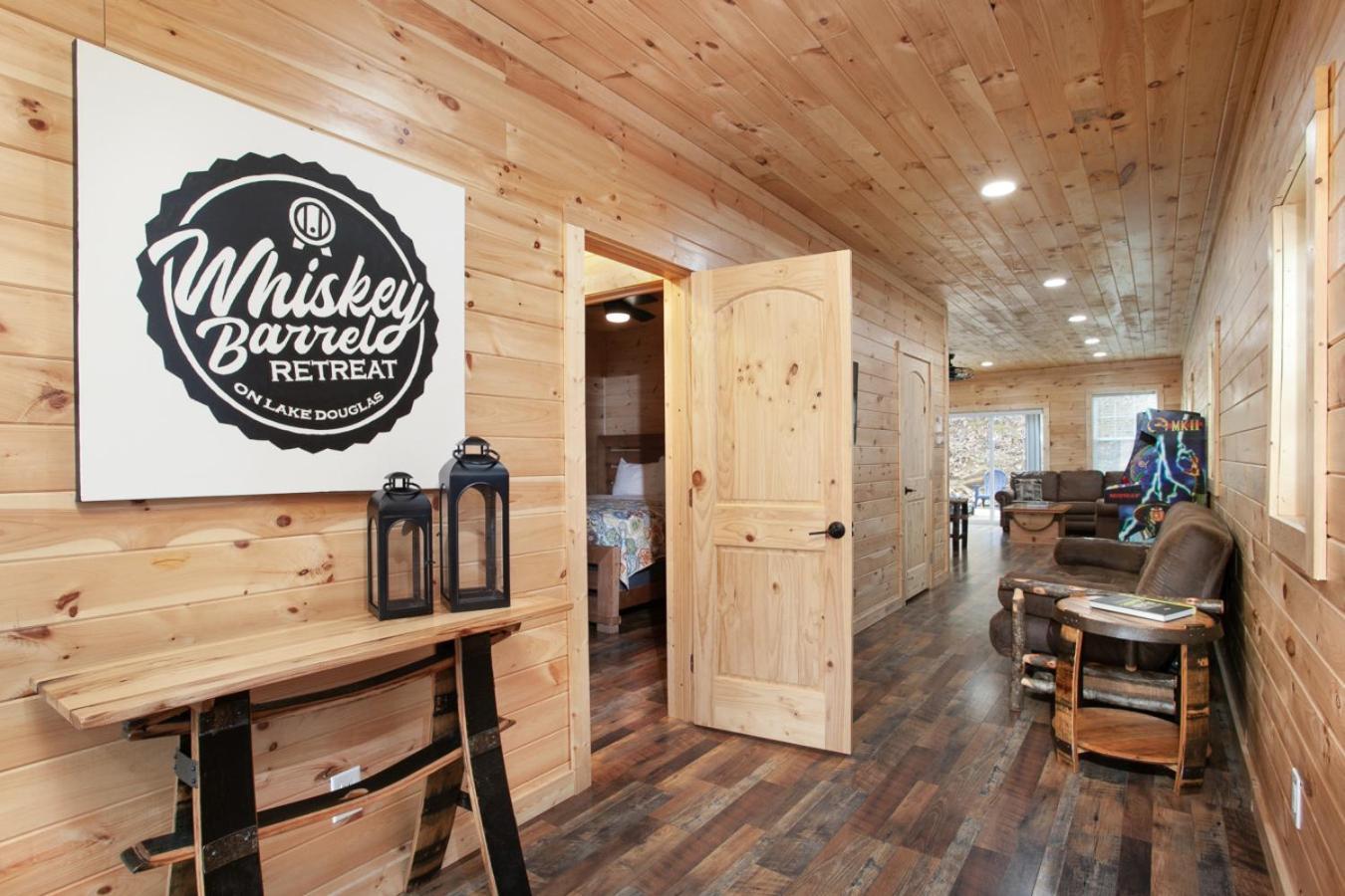 Whiskey Barrel W Hot Tub Arcade Game Fire Pit Villa Sevierville Exterior photo