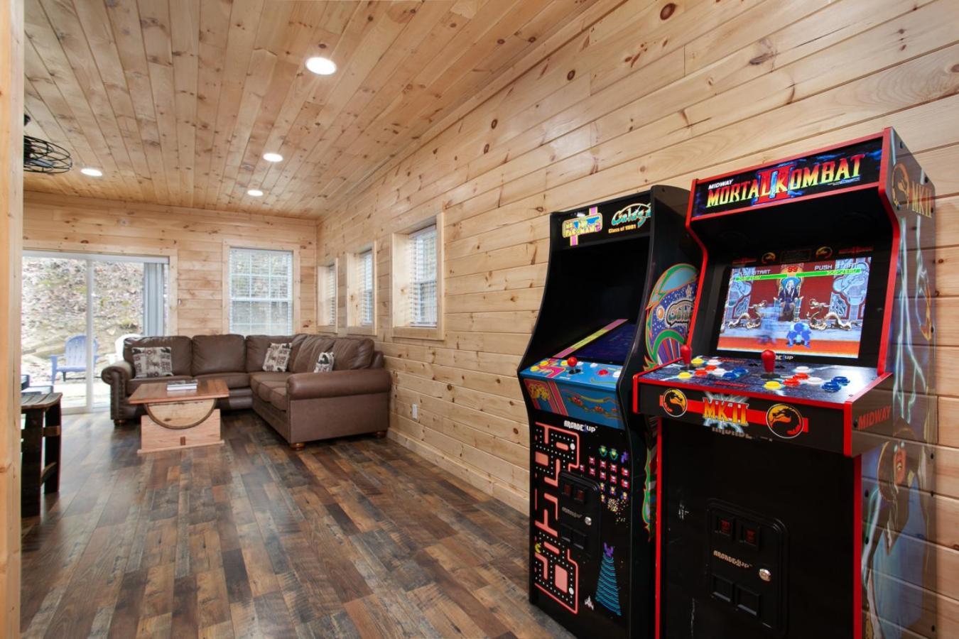 Whiskey Barrel W Hot Tub Arcade Game Fire Pit Villa Sevierville Exterior photo